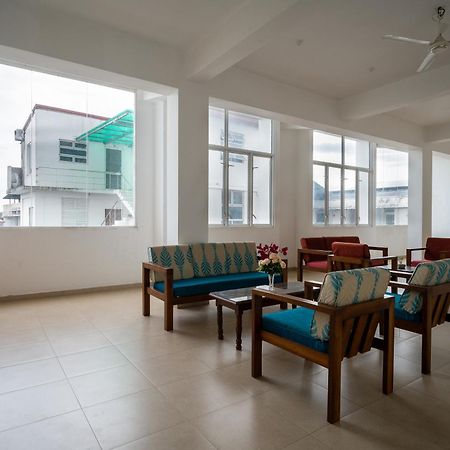 Hotel Oviya Vavuniya Eksteriør billede
