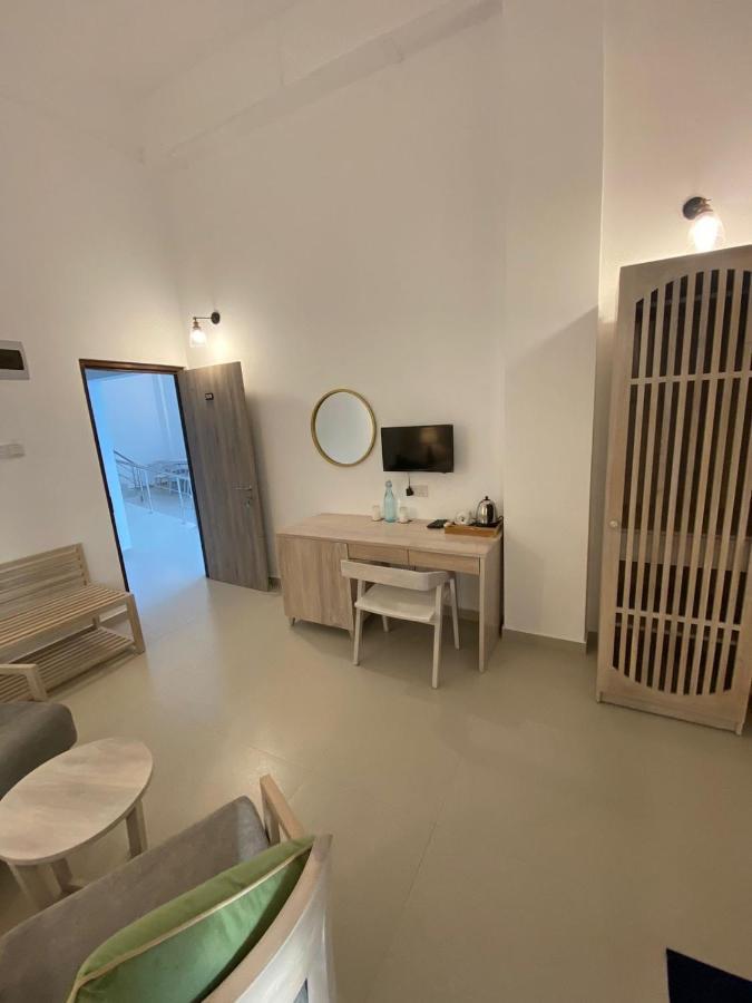 Hotel Oviya Vavuniya Eksteriør billede