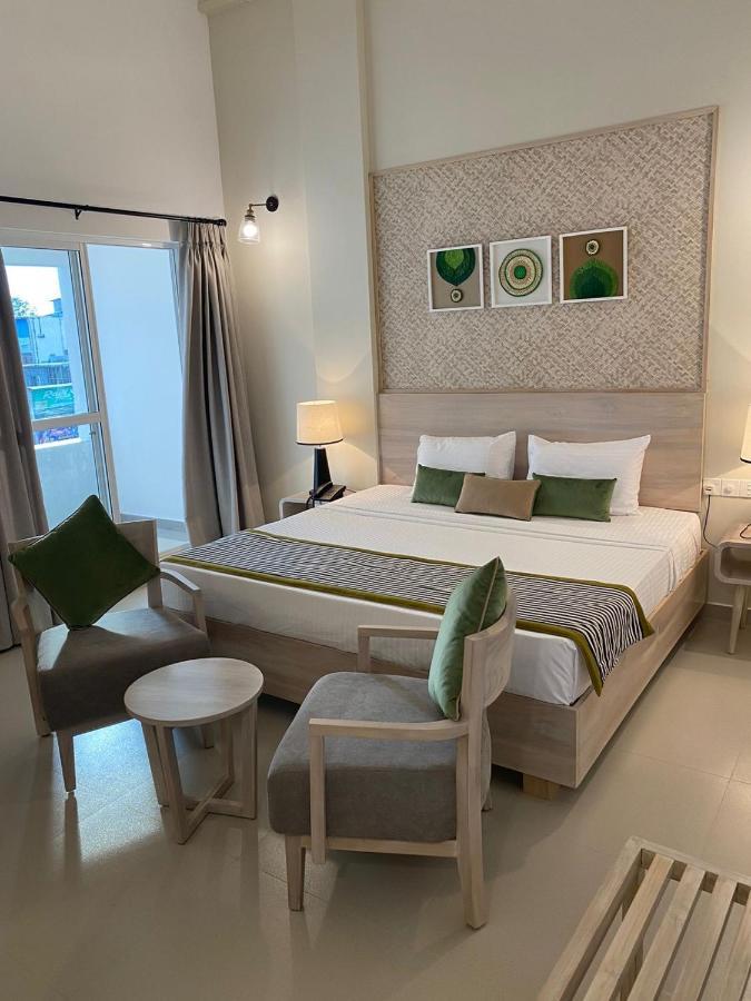 Hotel Oviya Vavuniya Eksteriør billede