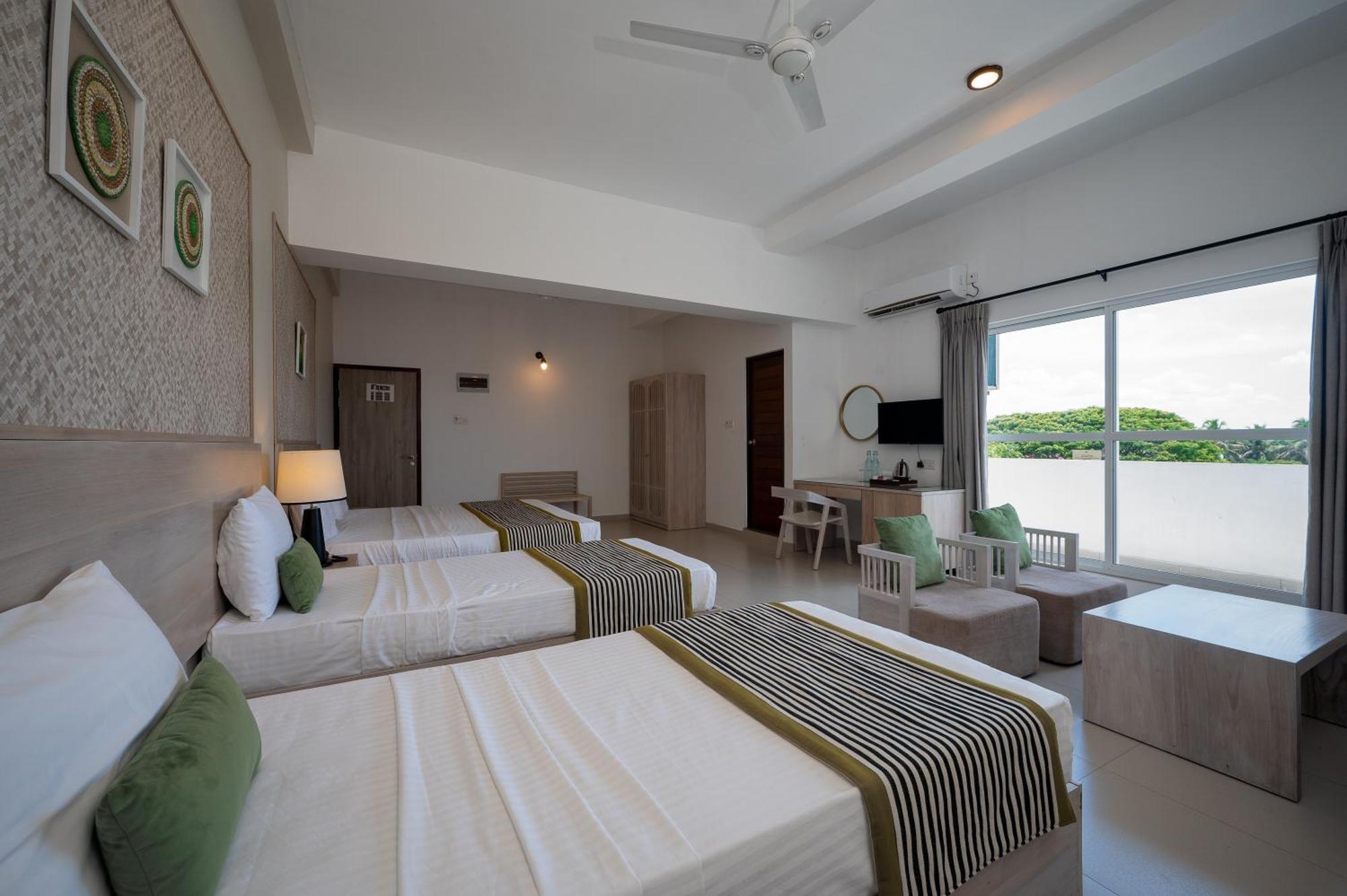 Hotel Oviya Vavuniya Eksteriør billede