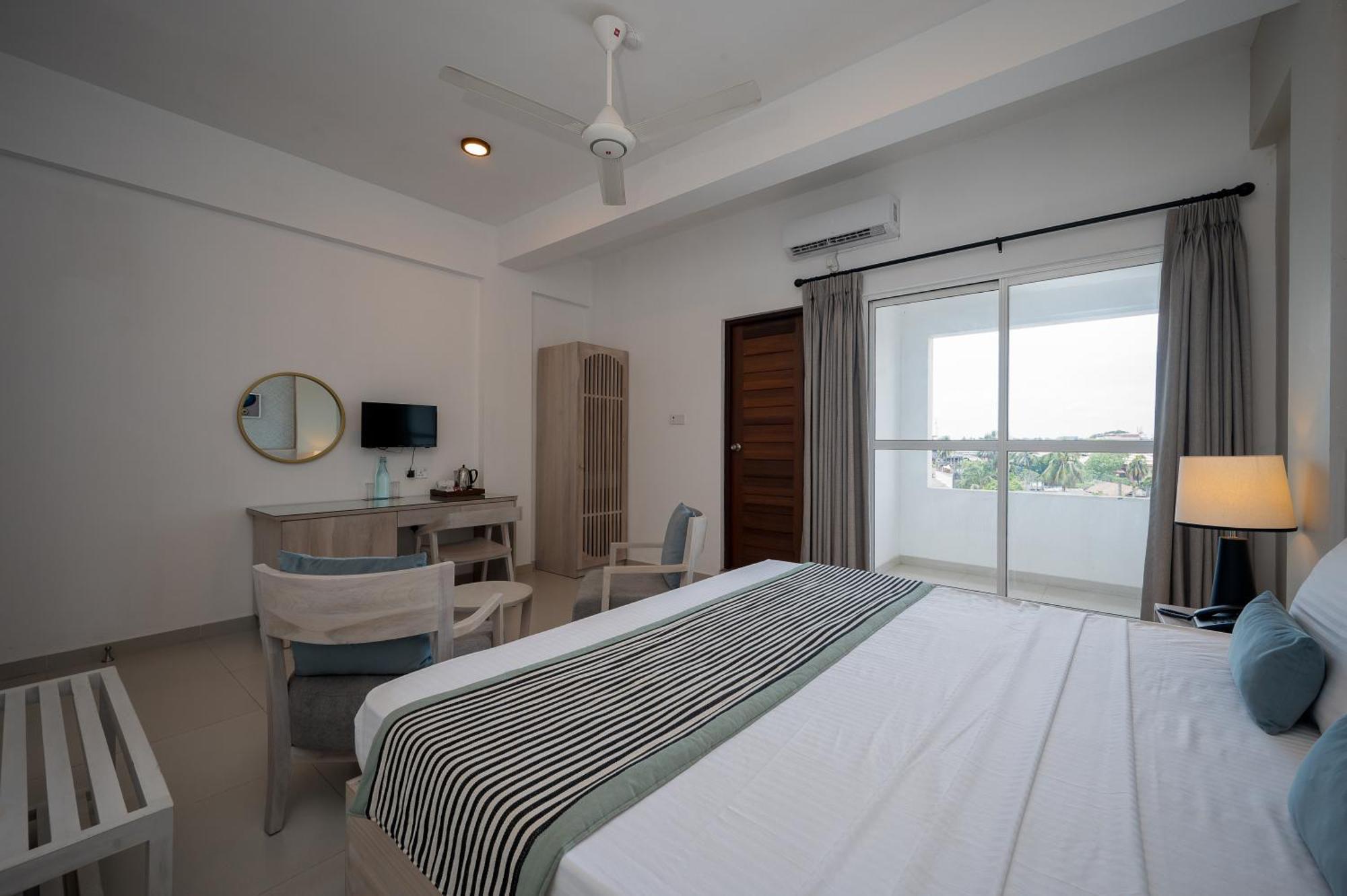 Hotel Oviya Vavuniya Eksteriør billede