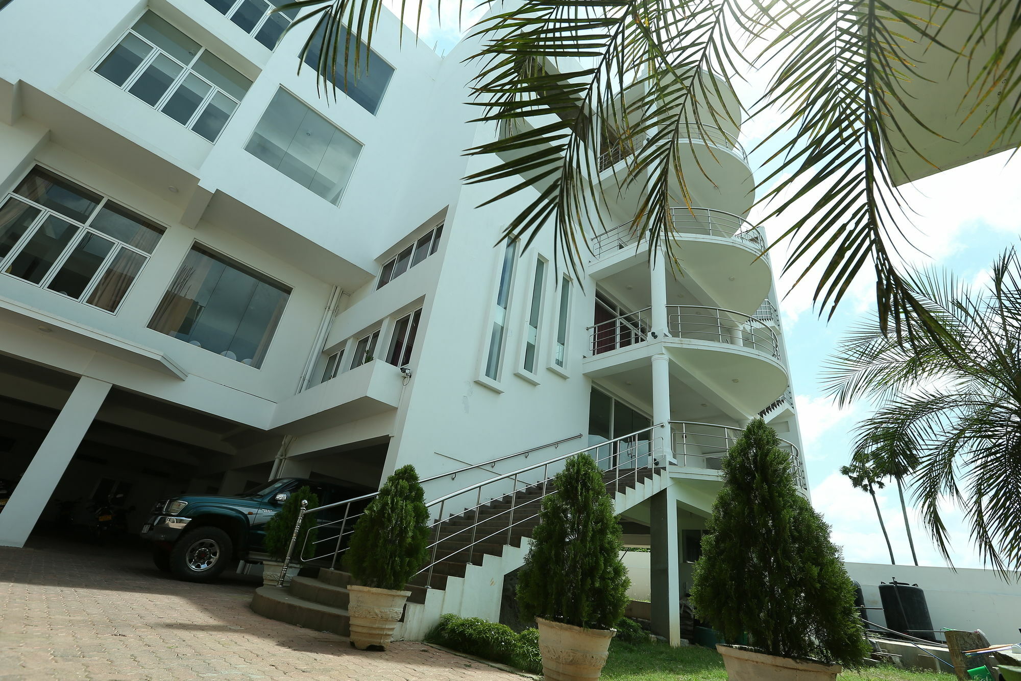 Hotel Oviya Vavuniya Eksteriør billede