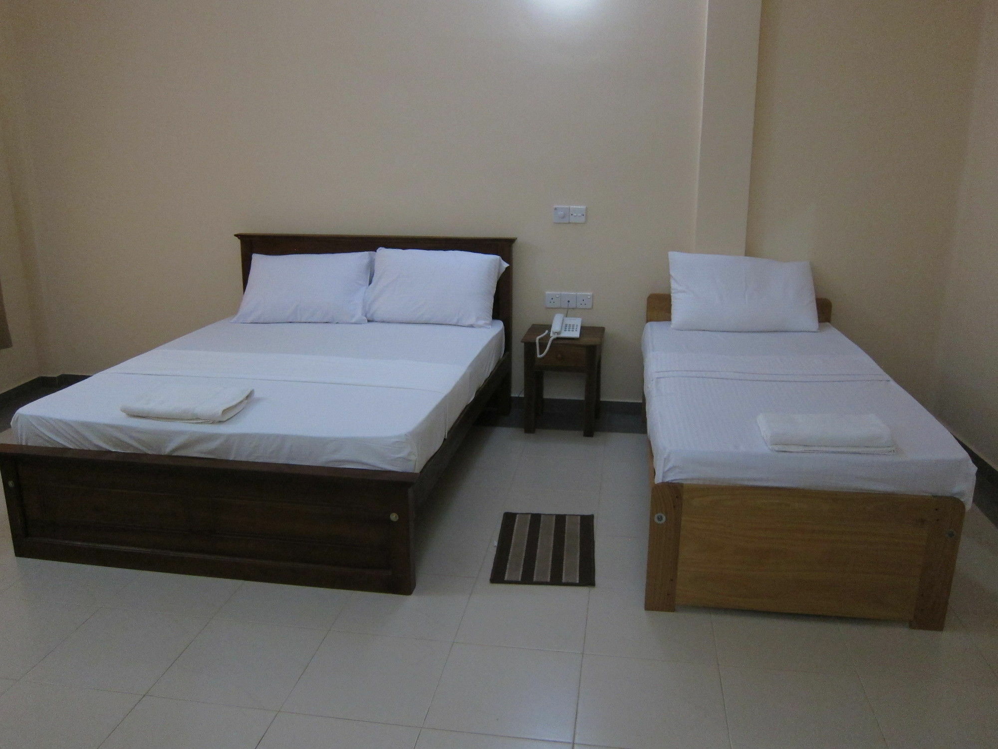Hotel Oviya Vavuniya Eksteriør billede